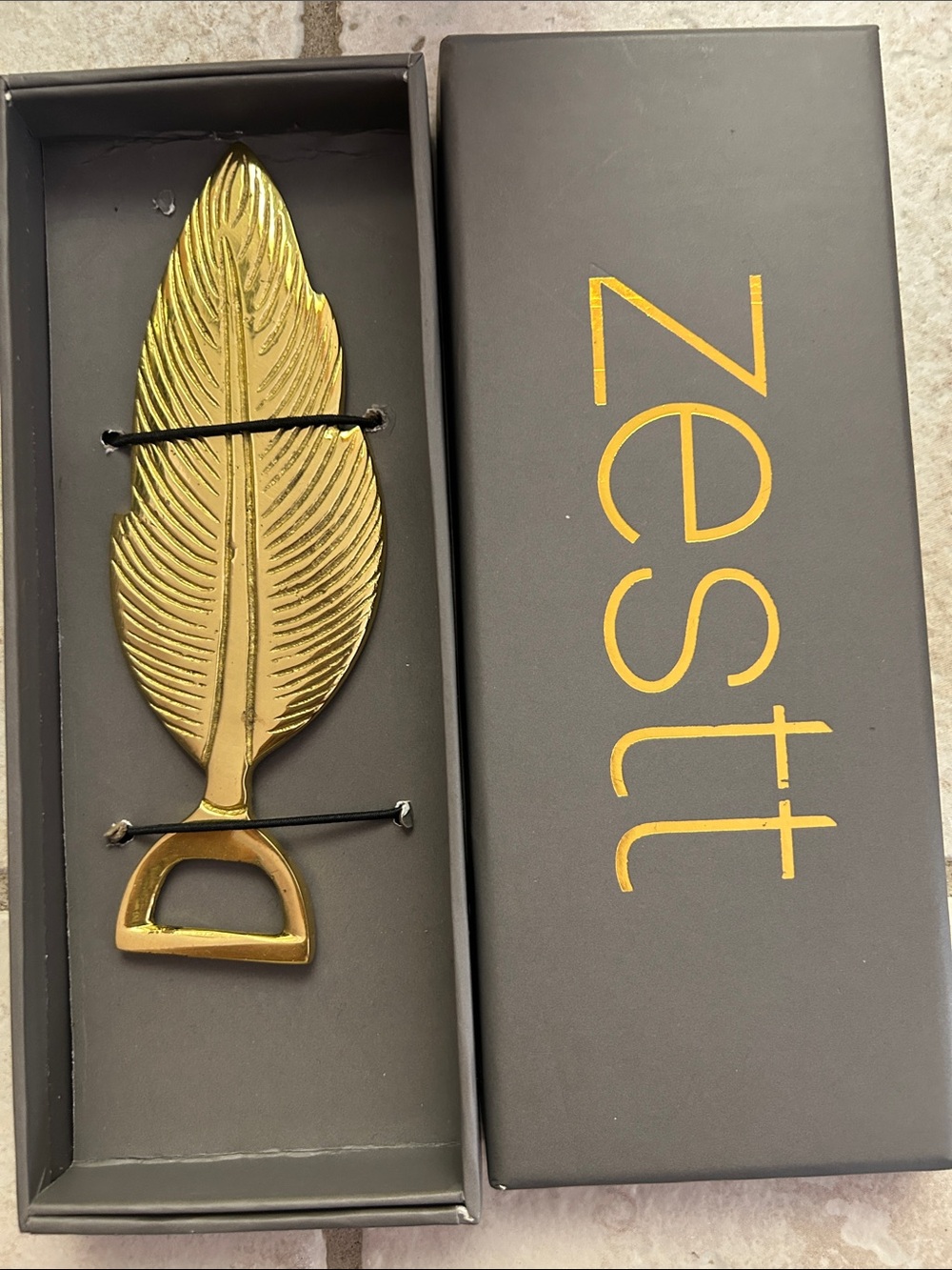 zestt Gold Feather Bottle Opener